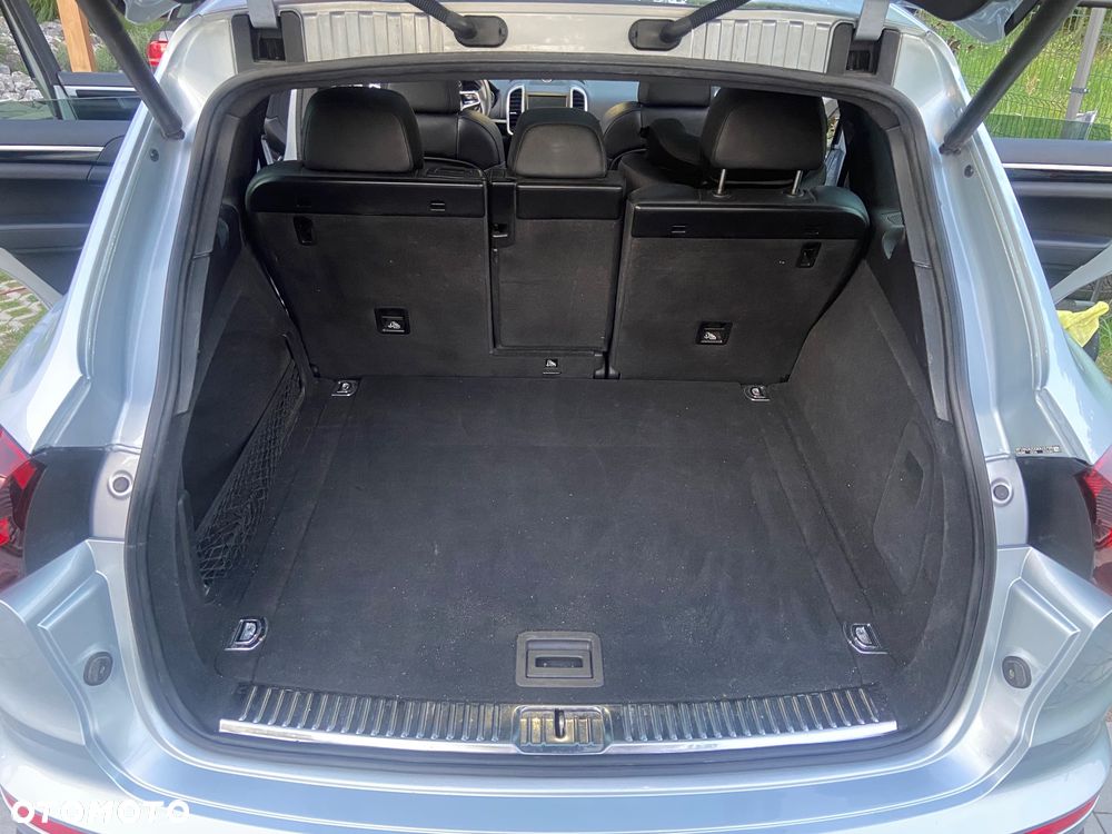 Porsche Cayenne - 18