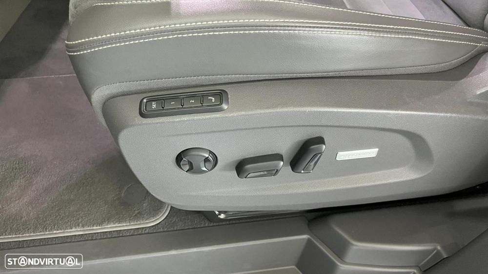 VW Multivan 2.0 TDI Style Longa DSG - 18