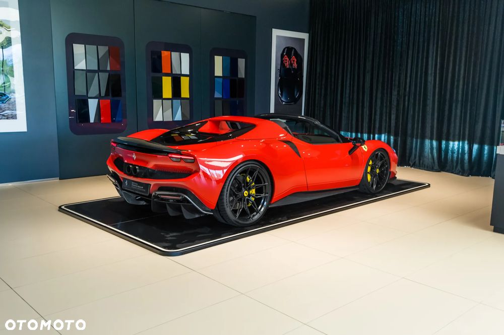 Ferrari 296 GTS - 11
