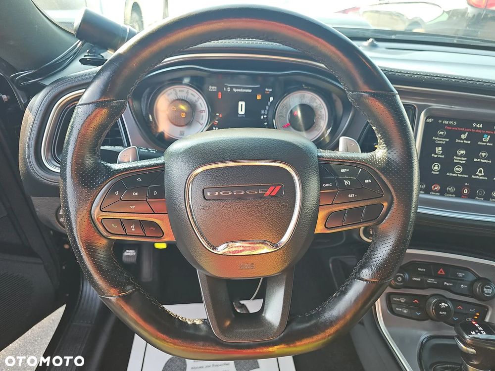 Dodge Challenger 5.7 R/T - 8