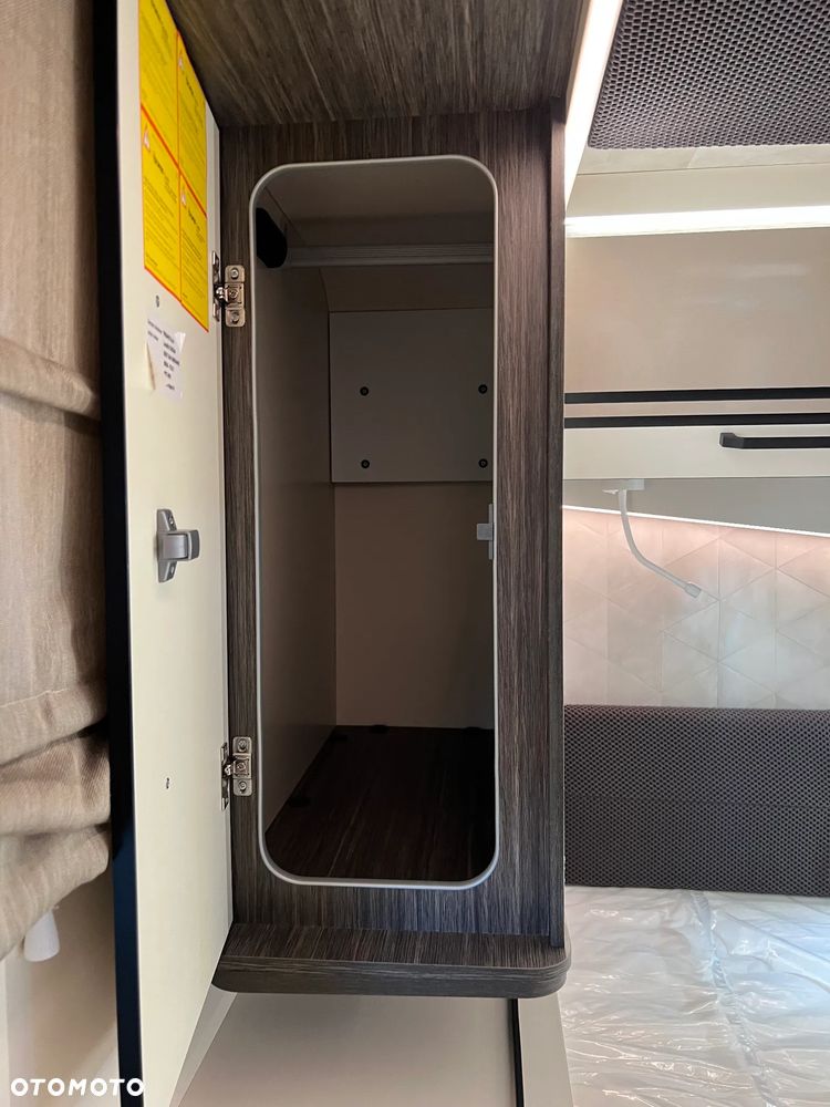 McLOUIS MC4 879 - 27