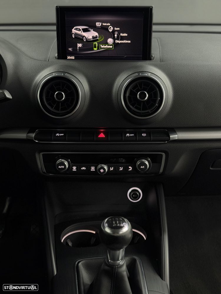 Audi A3 Sportback 1.6 TDI S-line - 31