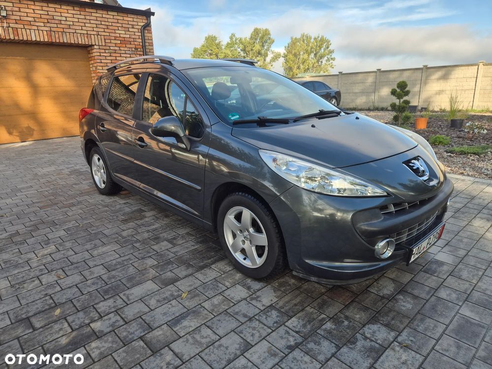 Peugeot 207 2008 photo 2