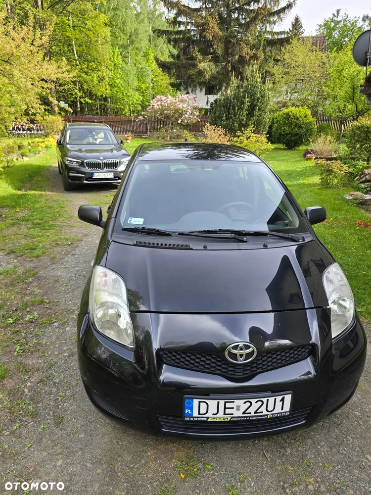 Toyota Yaris - 1