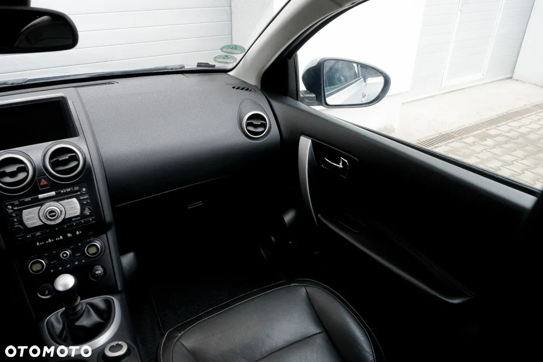 Nissan Qashqai 2.0 4x4 Tekna - 35