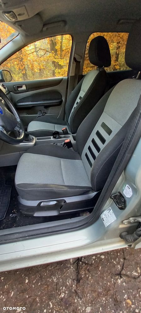 Ford Focus 1.8 FF Ghia - 4