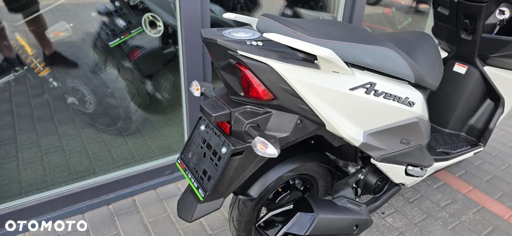 Suzuki Avenis - 18
