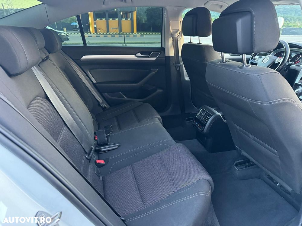 Volkswagen Passat 1.6 TDI SCR DSG - 2