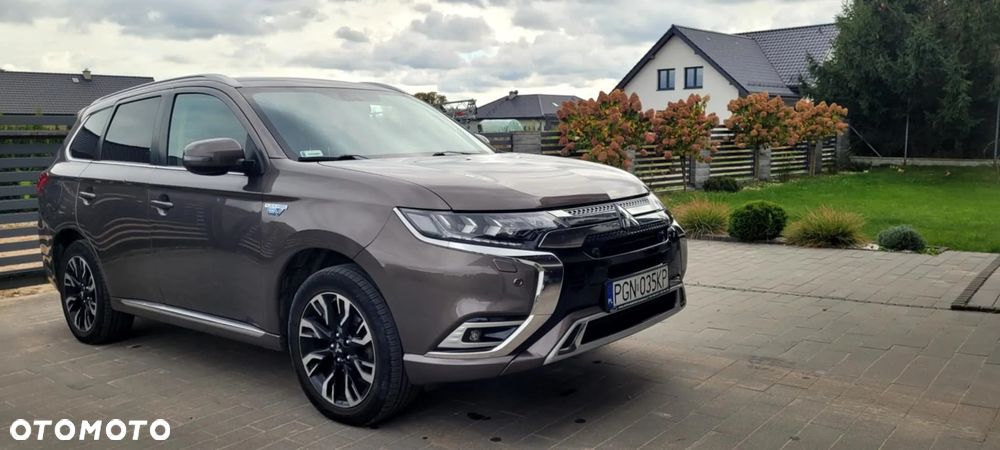 Mitsubishi Outlander 2.0 4WD Plug-In Hybrid - 5