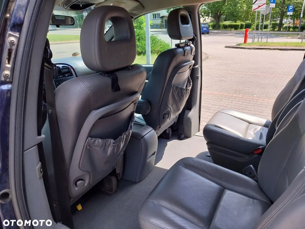 Chrysler Voyager 2.8 Executive LX CRD - 19