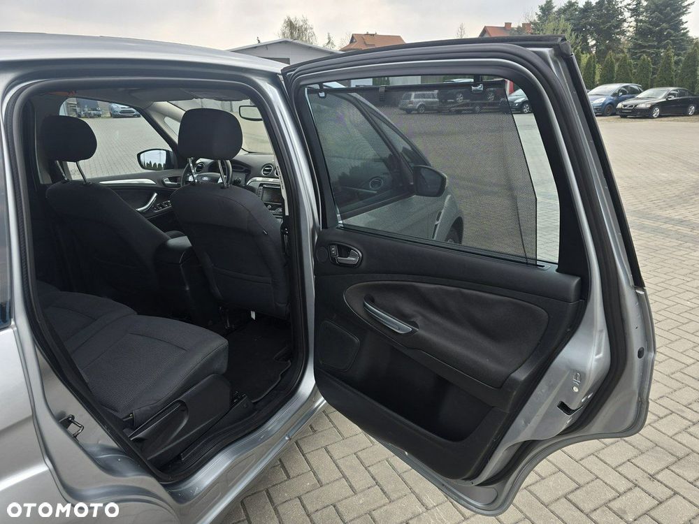 Ford S-Max - 19