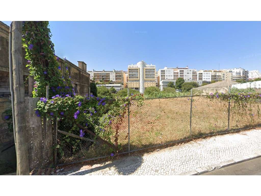 Moradia T6 em RUÌNA em Linda a Velha, Oeiras - Grande imagem: 3/6