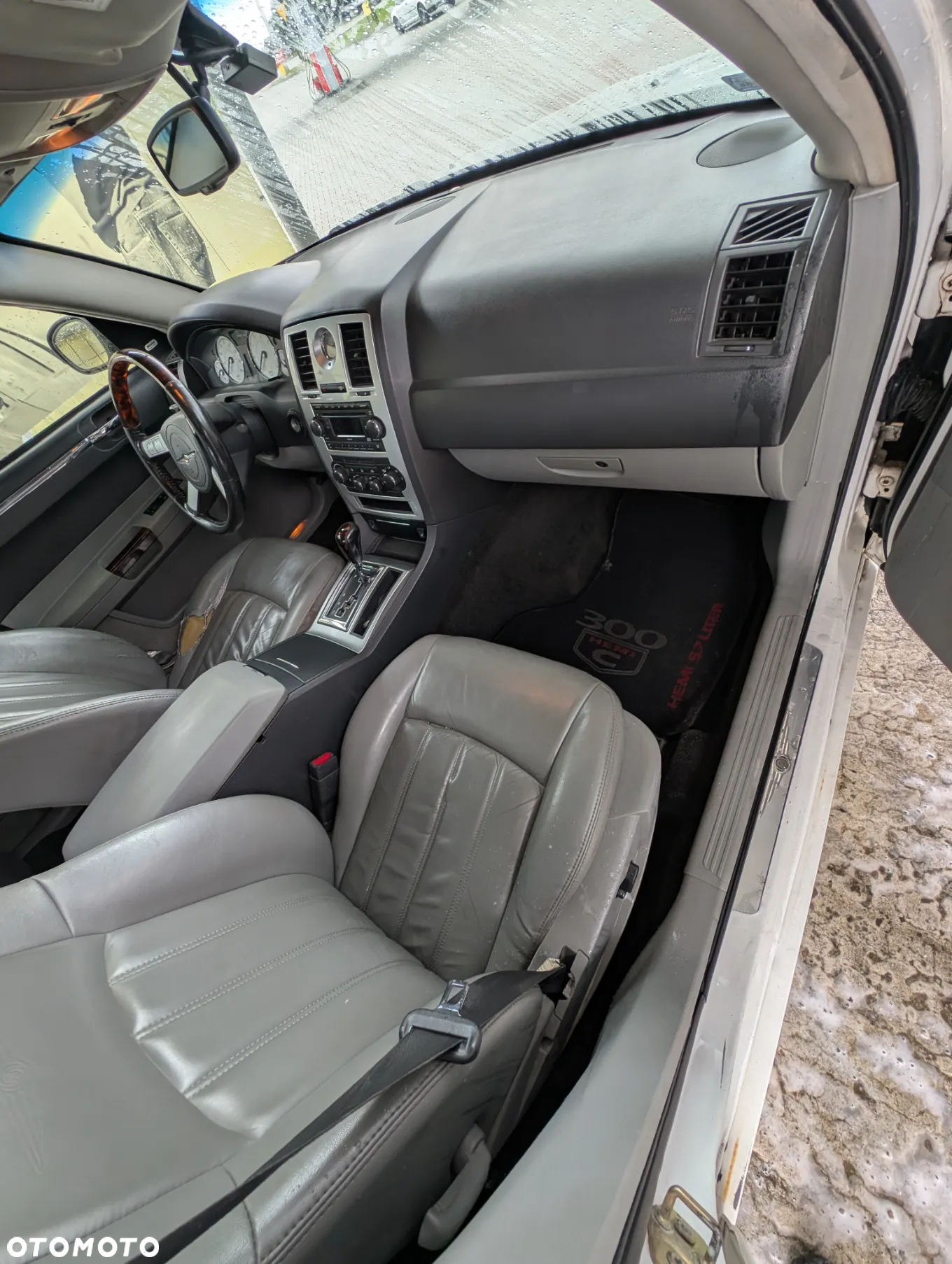 Chrysler 300C 5.7 V8 Hemi AWD - 16