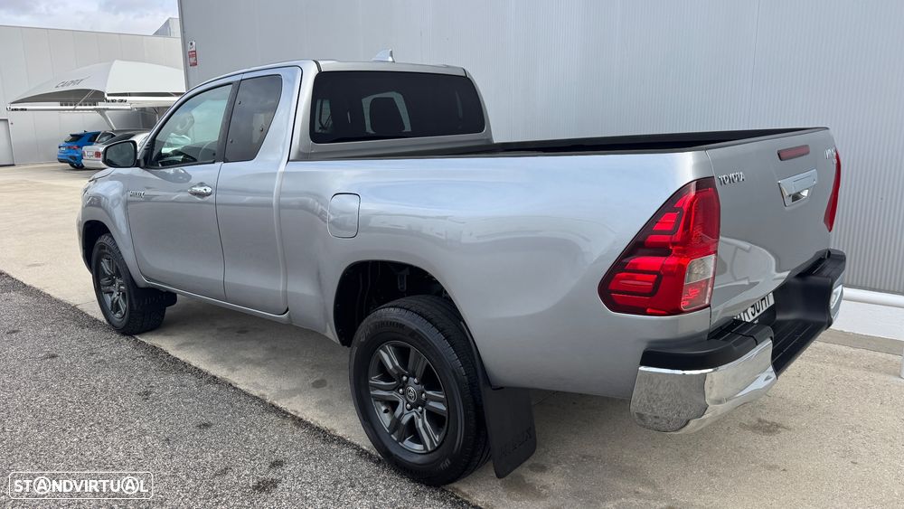 Toyota Hilux 2.4 D-4D 4WD Trial - 25