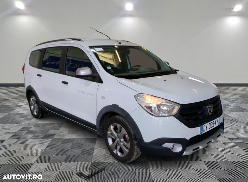 Dacia Lodgy TCe 115 Stepway - 1