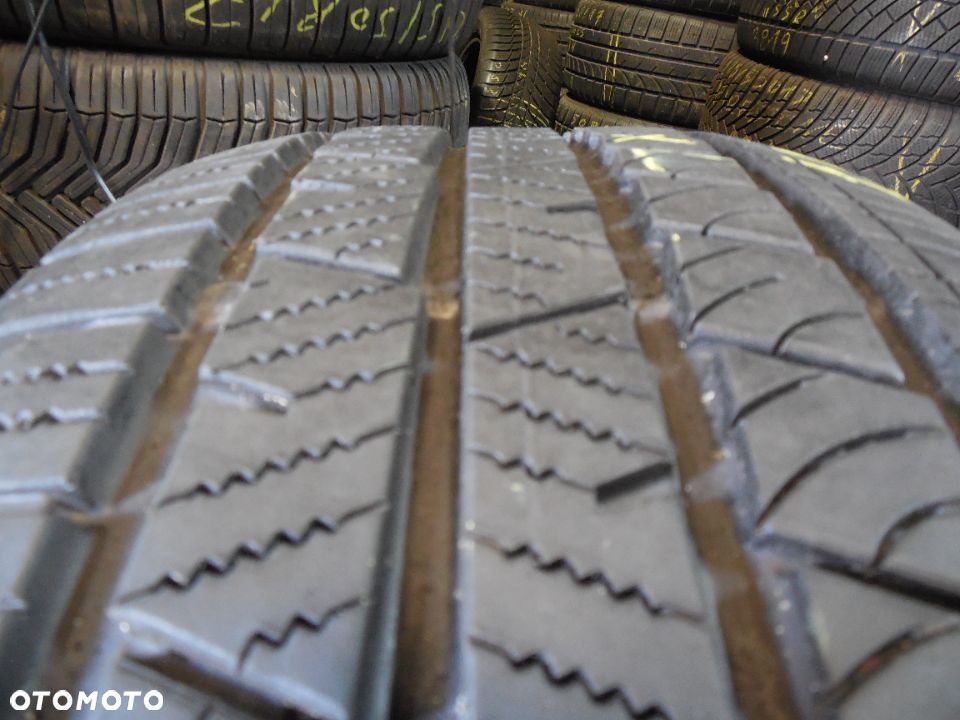 OPONA POJEDYNKA 235/55R17 CONTINENTAL CROSS CONTACT WINTER XL DOT 4617 8,7MM - 2