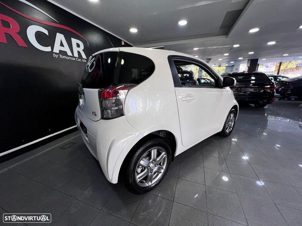 Toyota iQ 1.0 VVT-i 2 EP - 11