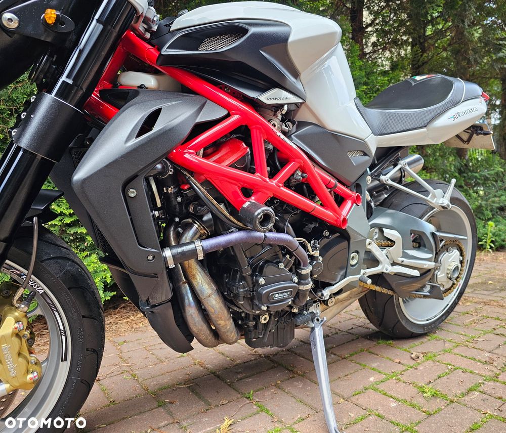 MV AGUSTA Brutale - 10