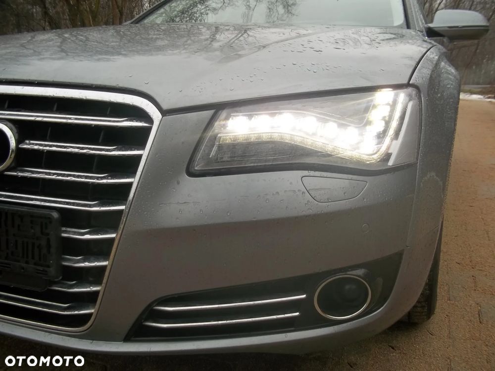 Audi A8 4.2 L Quattro - 11