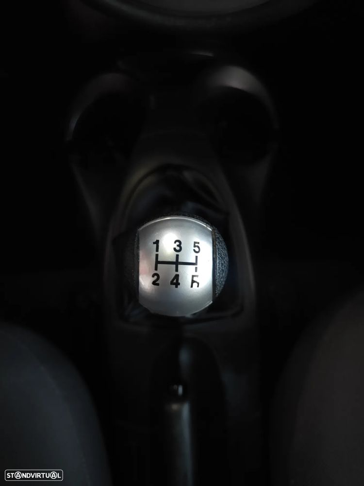 Ford Focus 1.4 Trend - 28