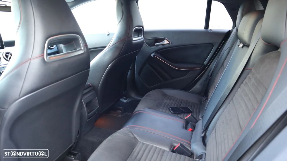 Mercedes-Benz CLA 200 d Shooting Brake AMG Line - 11