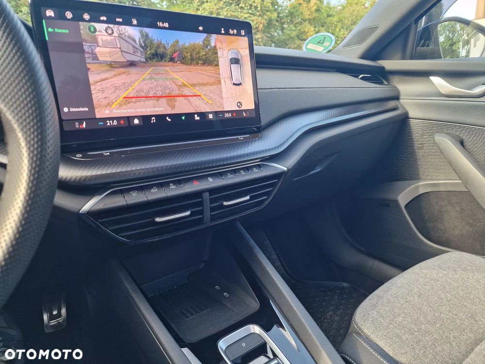 Skoda Octavia Combi 2.0 TDI DSG Sportline - 24