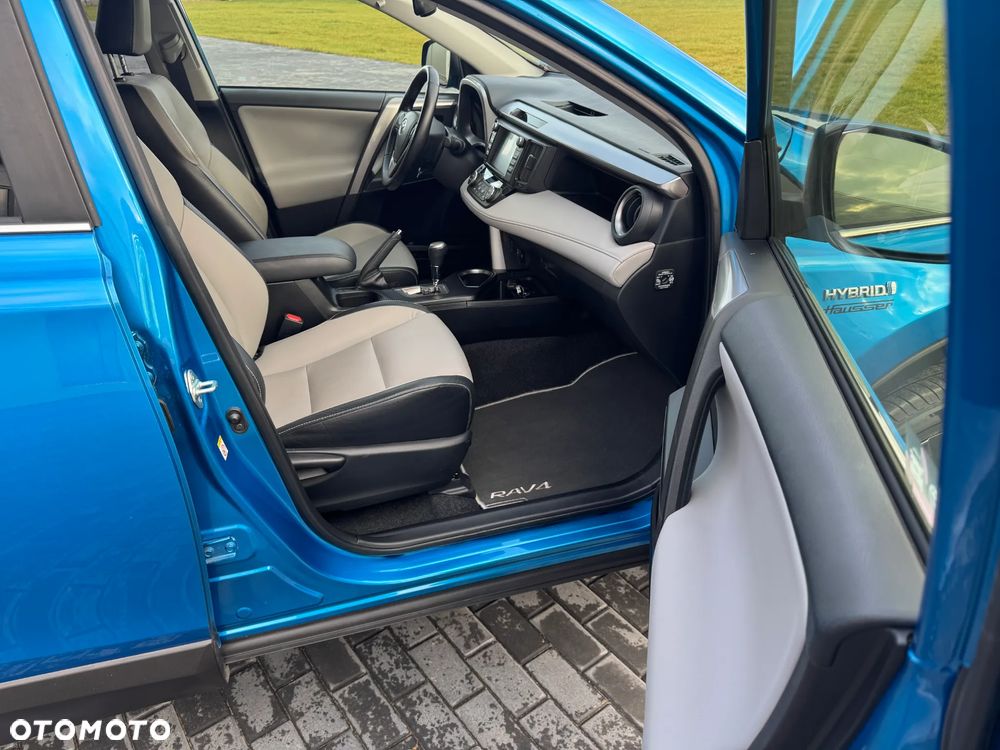 Toyota RAV4 ver-2-5-hybrid-executive-4x4 - 16