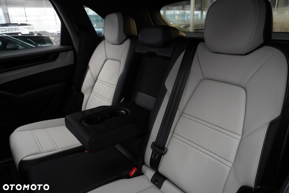 Porsche Cayenne S - 31