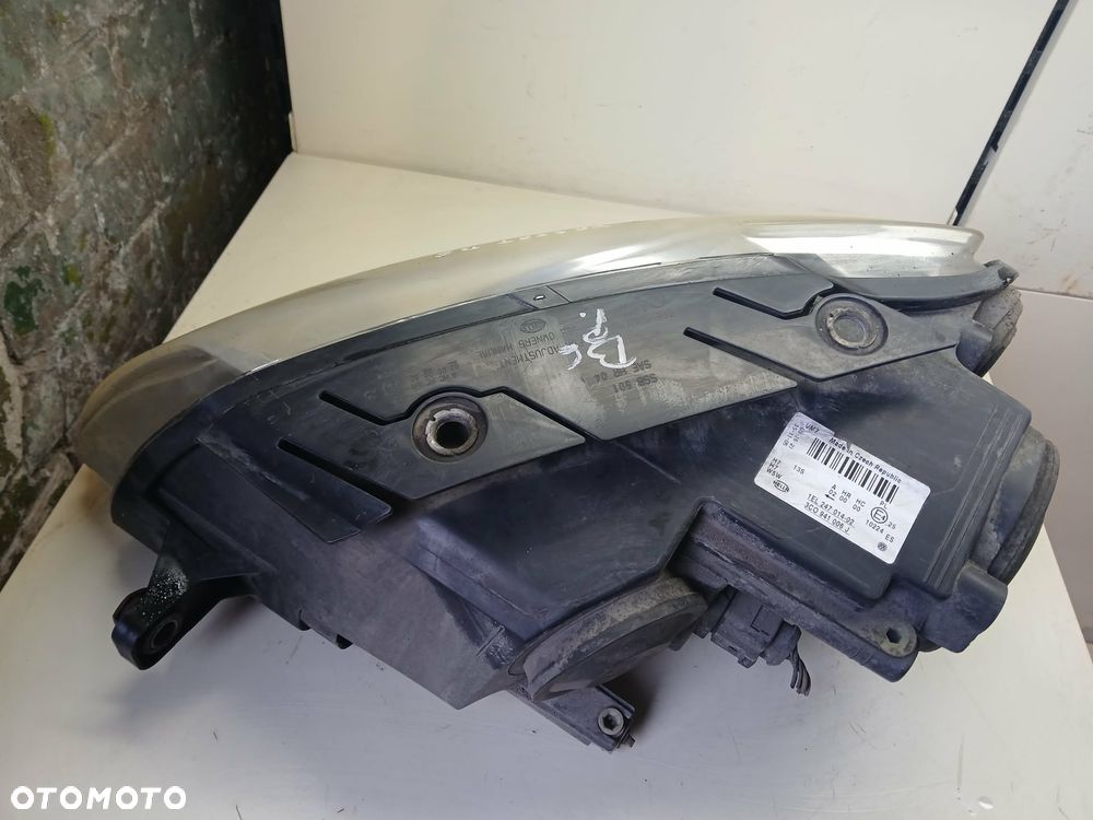 Volkswagen Passat B6 Lampa przednia lewa, prawa - 2