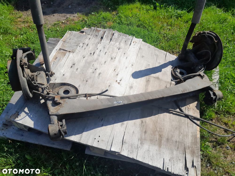 BELKA ZAWIESZENIA TYŁ TOYOTA AVENSIS VERSO 1999-2005 - 1