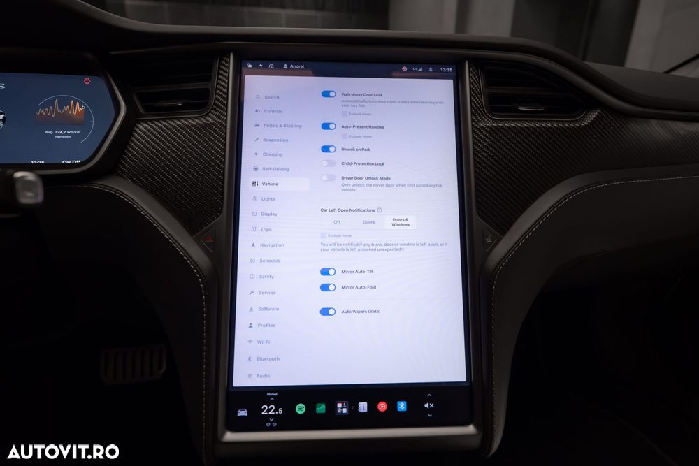Tesla Model S - 23