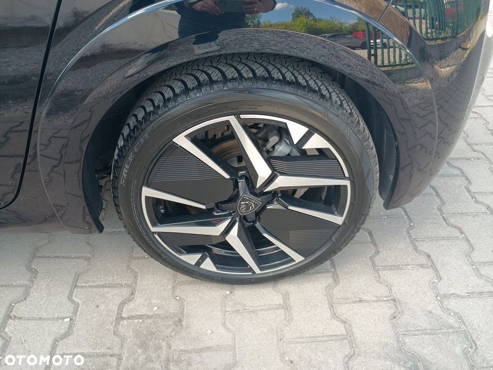 Peugeot 208 - 12
