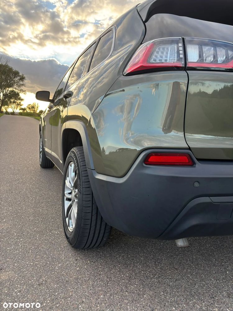 Jeep Cherokee - 34