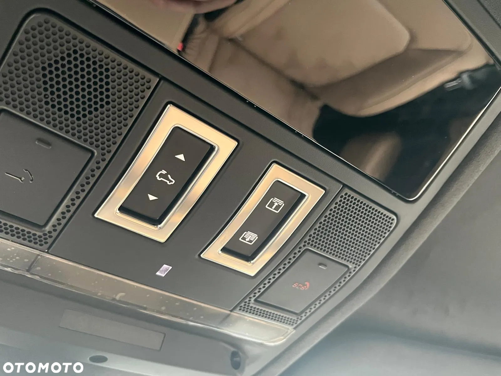 Land Rover Defender - 20