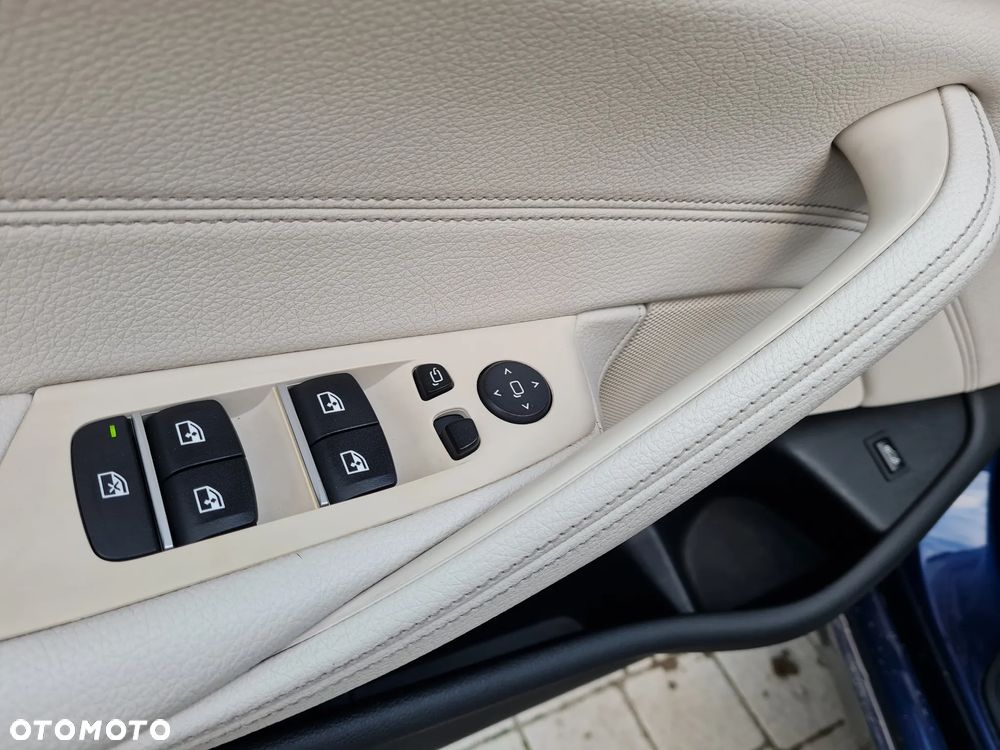 BMW Seria 5 520d Luxury Line - 28