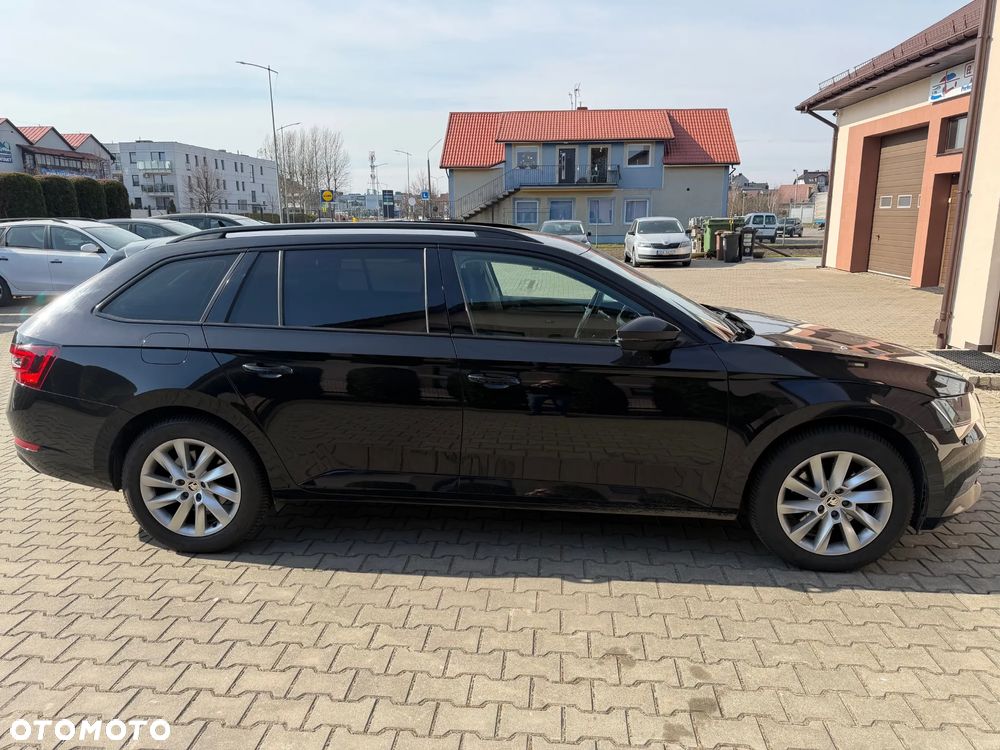 Skoda Superb 2.0 TDI L&K DSG - 9