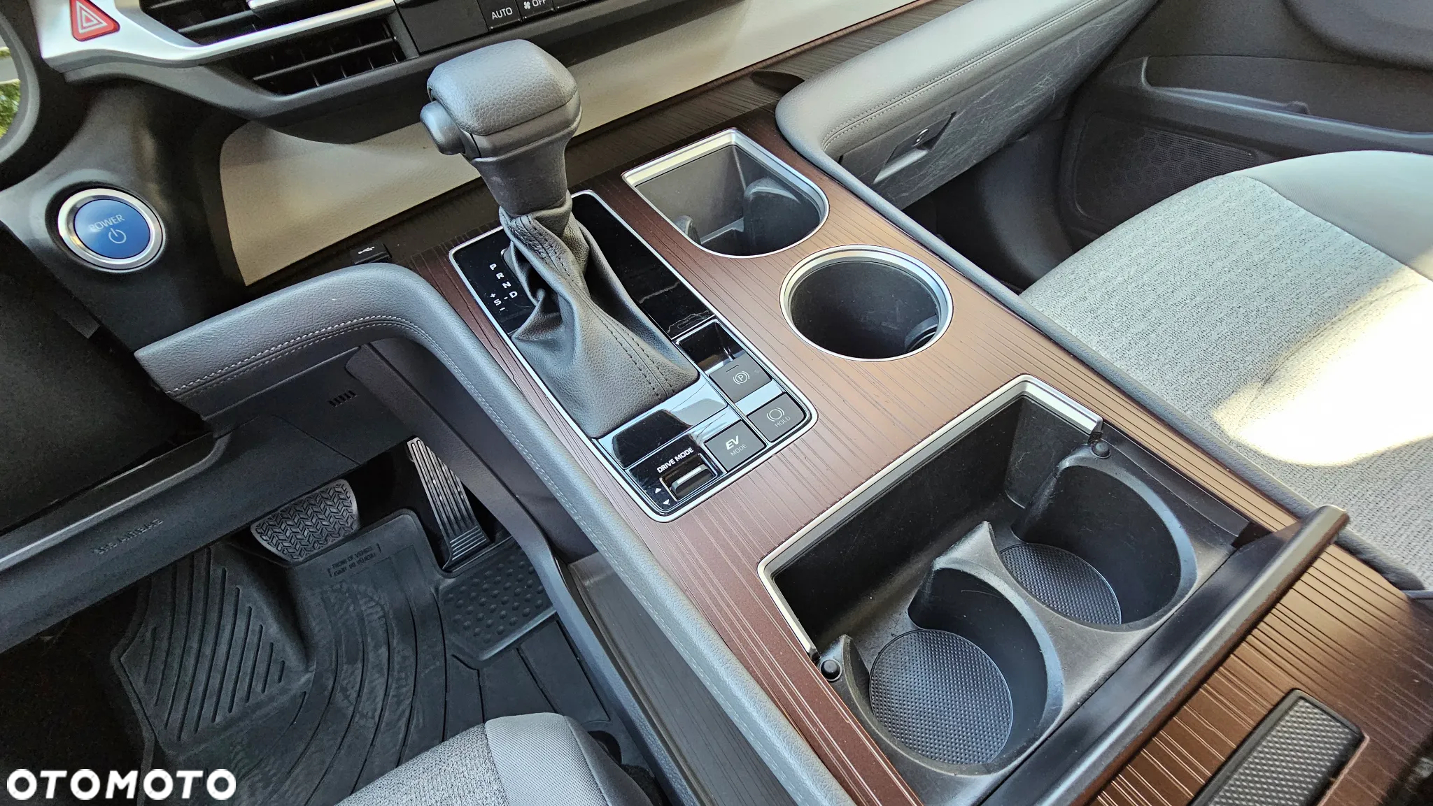 Toyota Sienna - 18