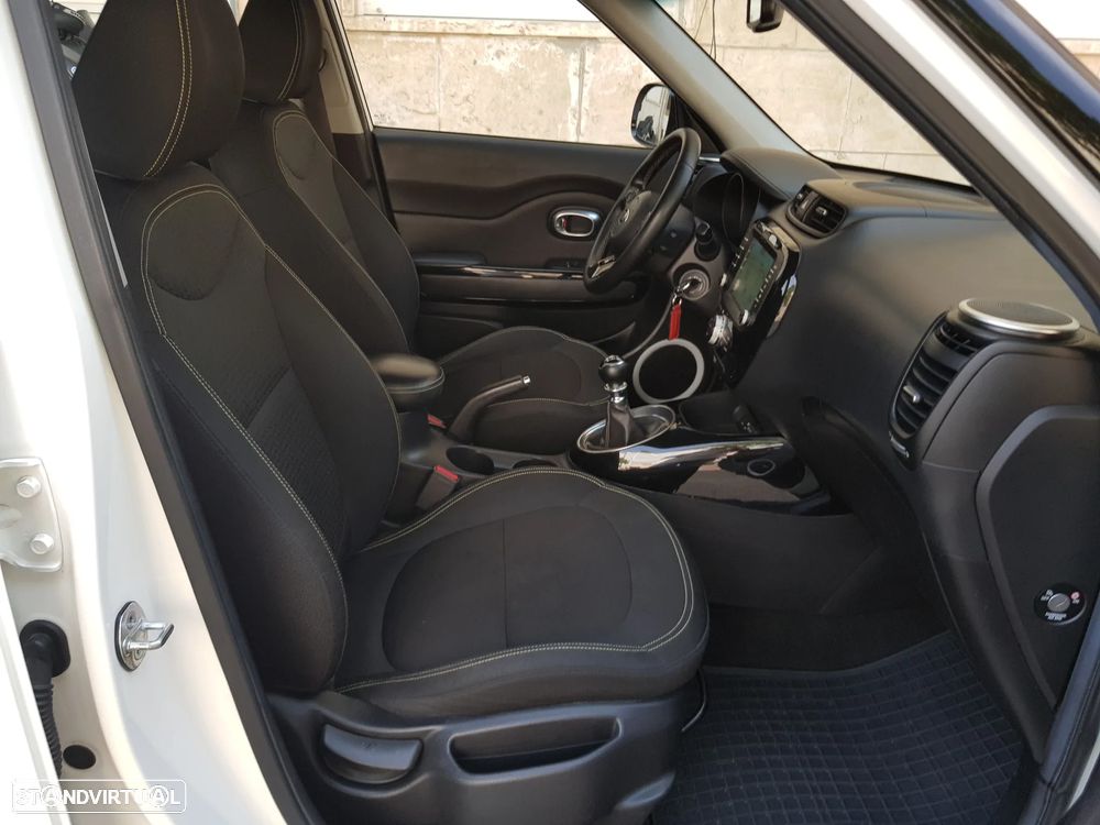 Kia Soul 1.6 CRDi TX - 38
