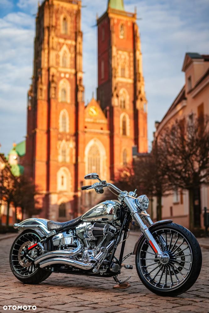 Harley-Davidson FXSB Breakout - 3