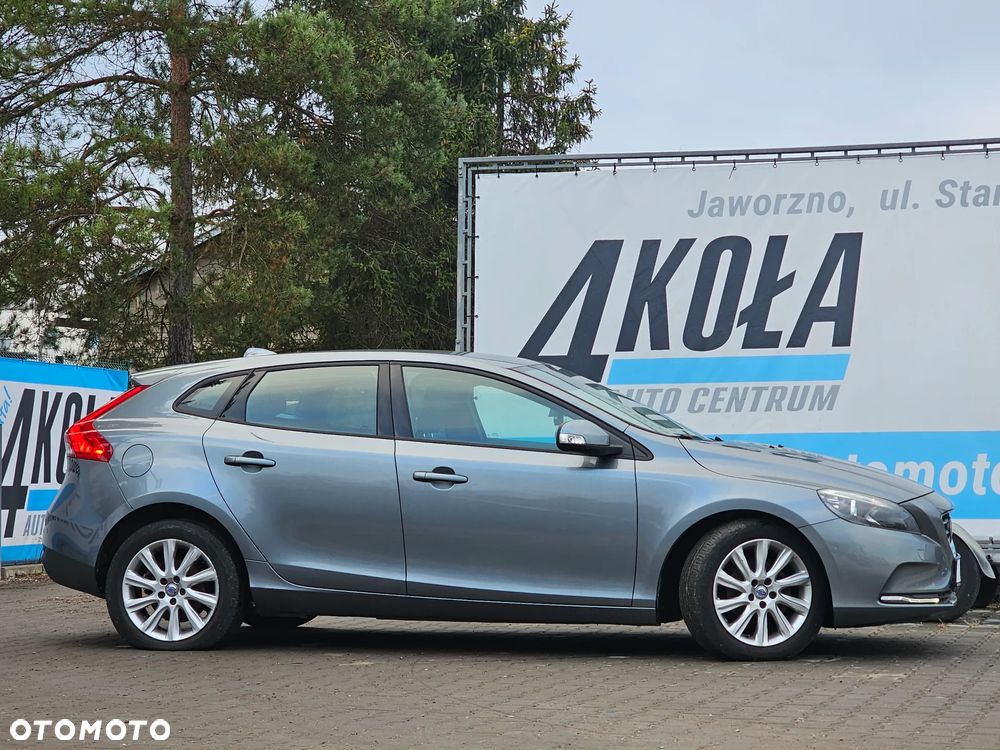 Volvo V40 D2 Momentum - 2