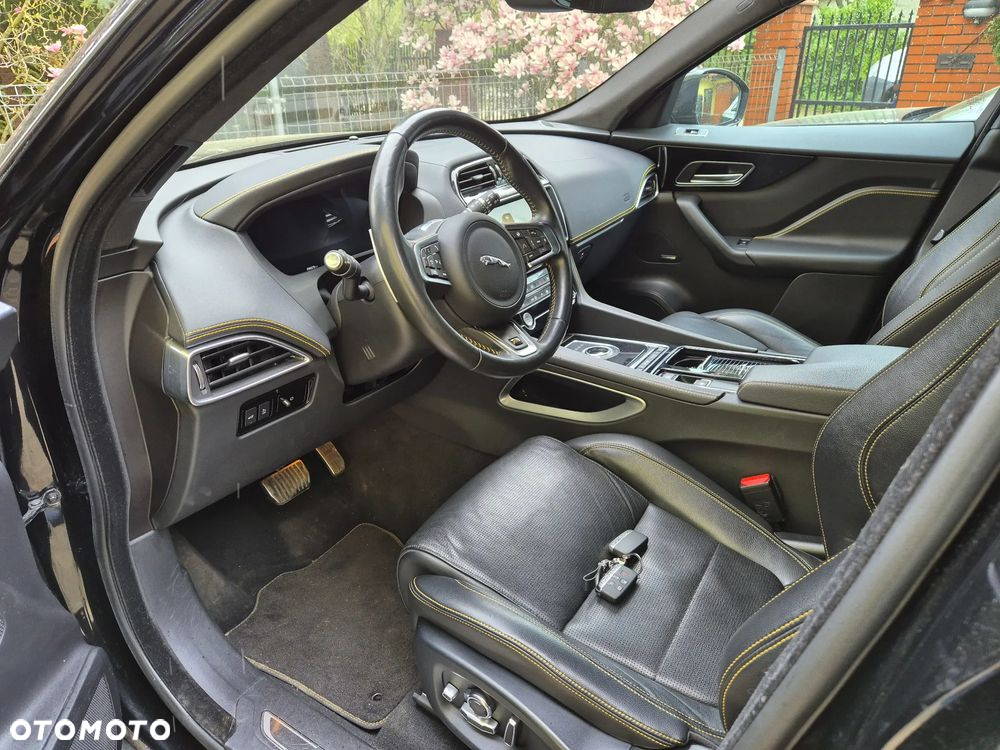 Jaguar F-Pace 2.0 i4P AWD 300 Sport - 35