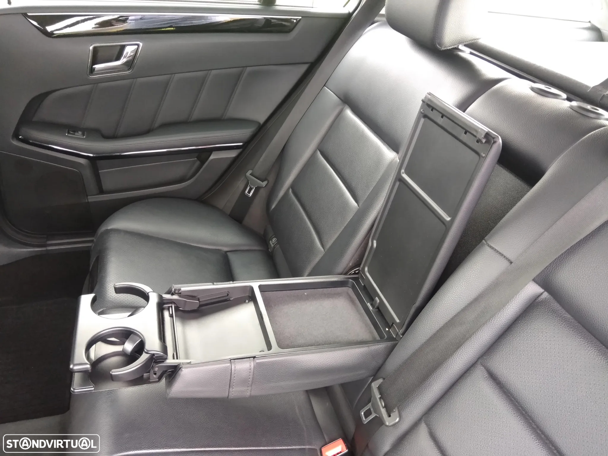 Mercedes-Benz E 250 CDi Avantgarde BlueEfficiency Auto. - 35