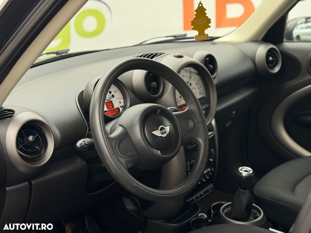 Mini Countryman One D - 24