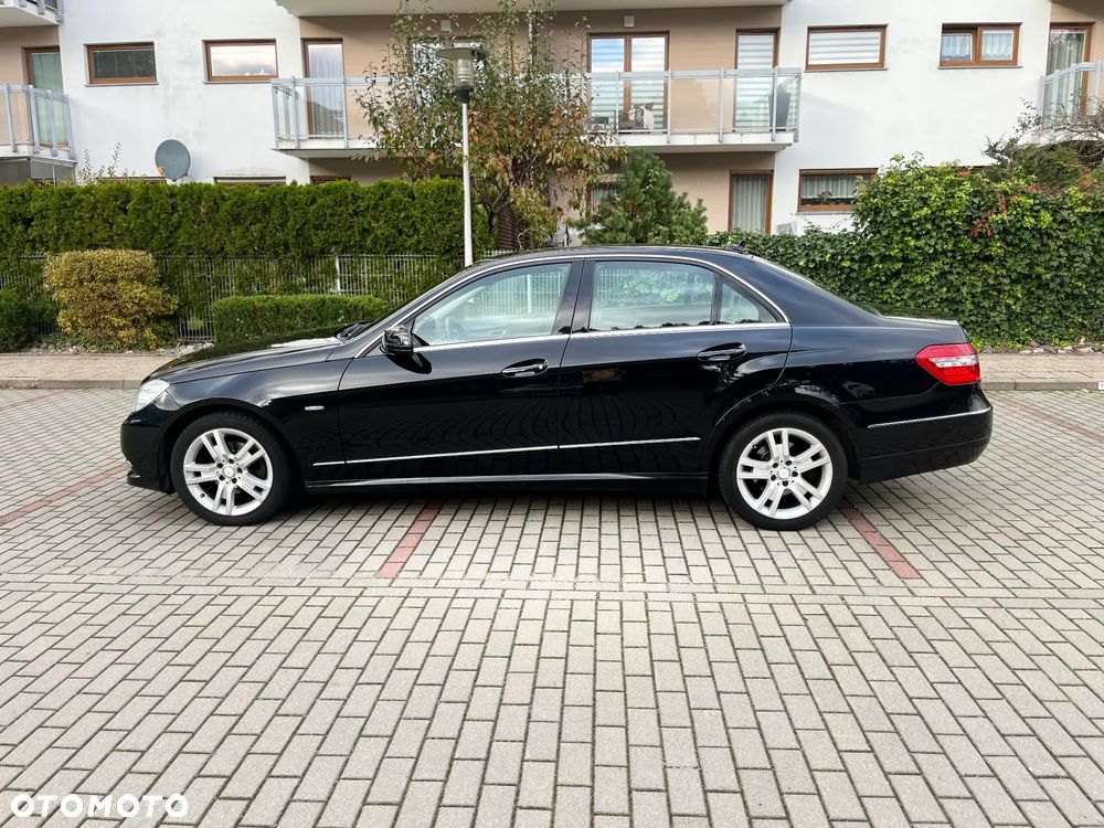 Mercedes-Benz Klasa E 220 CDI BlueEff Avantgarde - 3