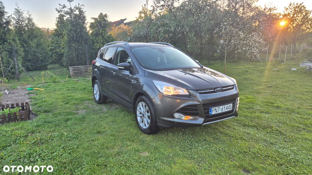 Ford Kuga 2.0 TDCi 2x4 Titanium - 4