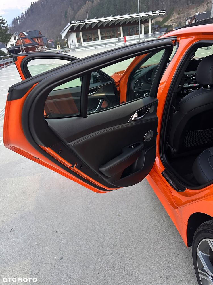 Kia Stinger 3.3 T-GDI V6 GT AWD - 24
