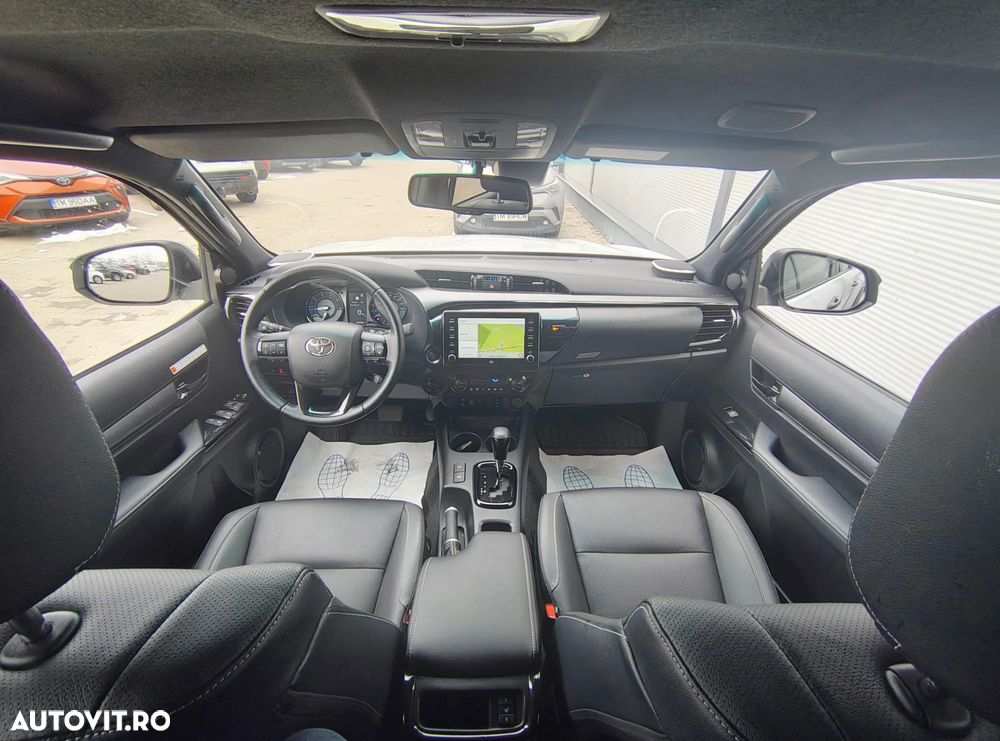Toyota Hilux 2.8D 204CP 4x4 Double Cab AT Invincible - 9