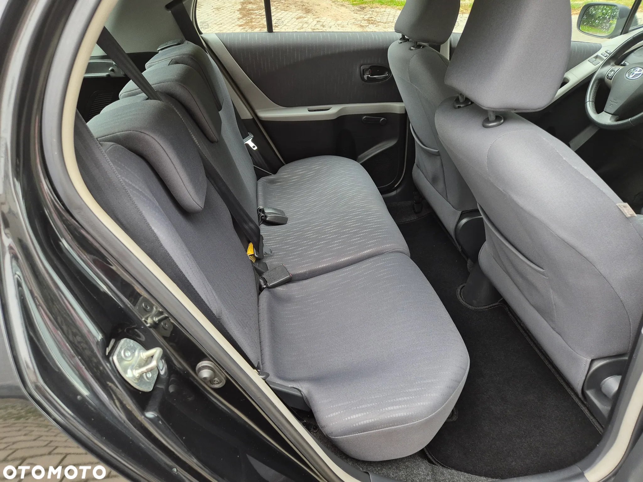 Toyota Yaris 1.33 VVT-i Life - 10
