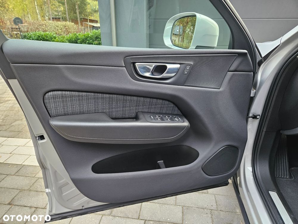 Volvo XC 60 B4 B Plus Bright - 21