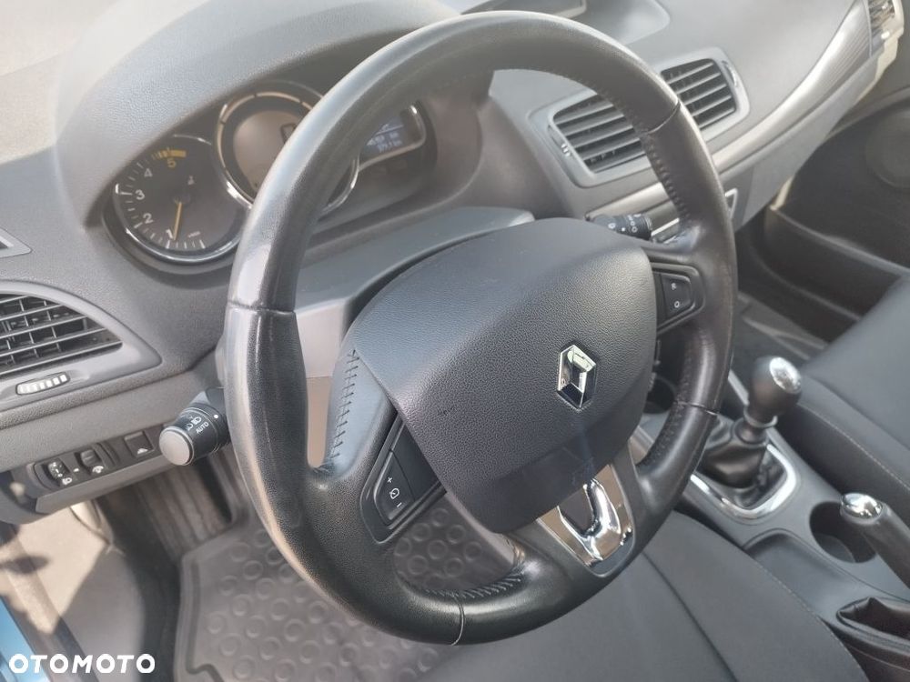 Renault Megane dCi 110 FAP Paris - 16